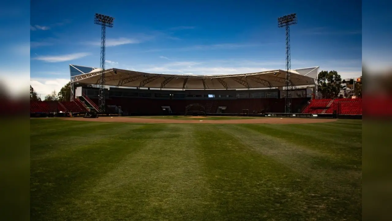 El estadio Francisco Villa durante el pasado eclipse solar del lunes ocho de abril. Foto: Facebook Caliente de Durango.