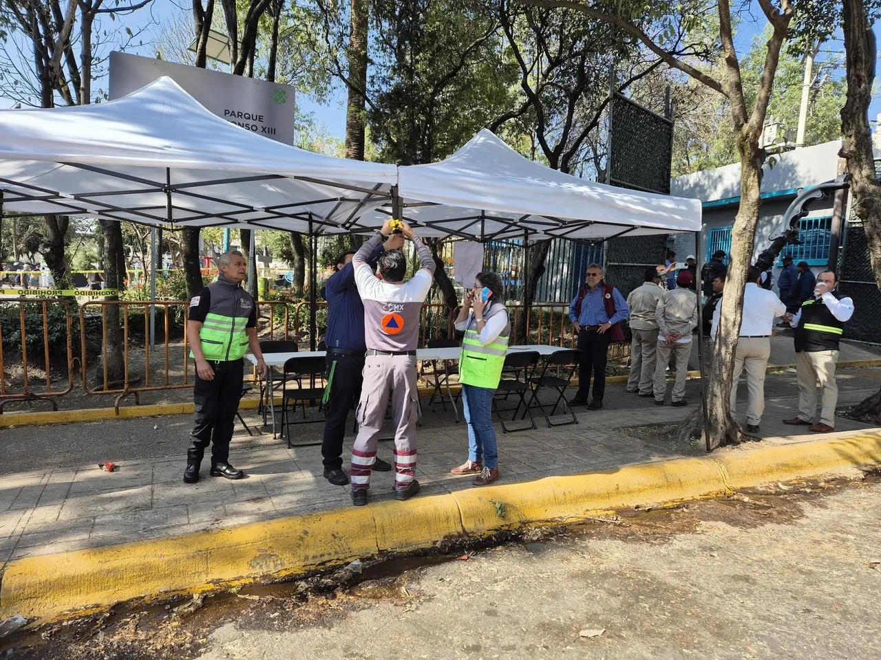 ¡Hasta dar con la verdad! Agua de BJ se mandará a 4 laboratorios distintos.      Foto: @SGIRPC_CDMX