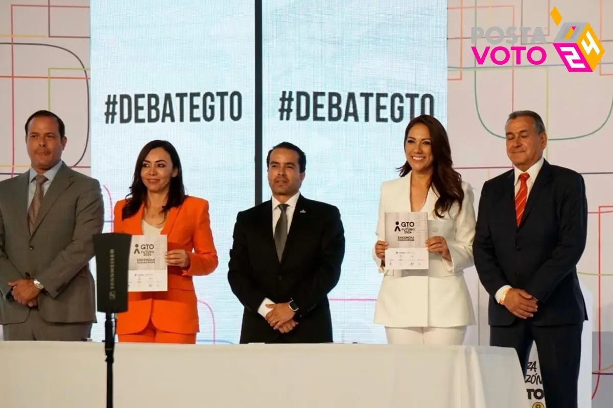 Las candidatas, Libia Denisse y Yulma Rocha se tomaron la foto oficial del debate Foto: X(Twitter) @COPARMEX_LEON