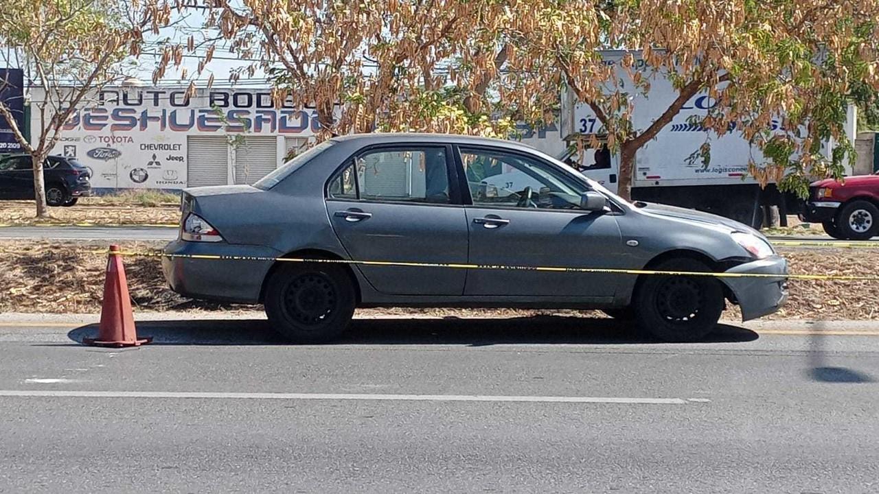 Una persona murió luego de ser atropellada por un auto que circulaba sobre el anillo periférico de Mérida.- Foto de redes sociales