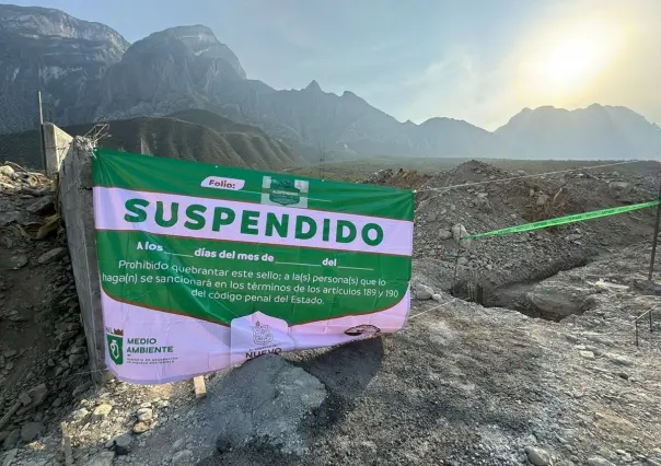 Clausura Gobierno de Nuevo León obras e incauta camiones en La Huasteca