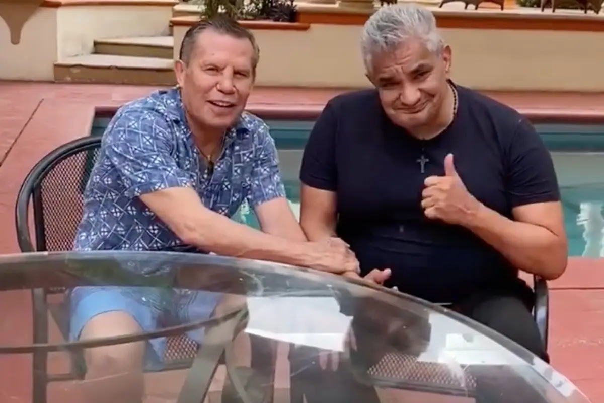 Julio César Chávez junto a Shocker en la Clínica Baja del Sol Foto: X(Twitter) @Jcchavez115