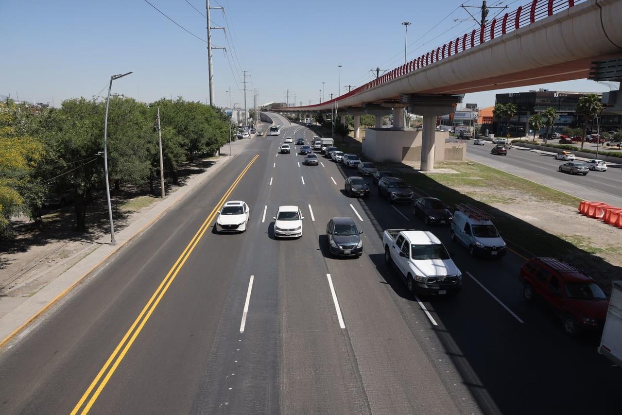 Los trabajos incluyen perfilado de carpeta, aplicación de micro aglomerado, bacheo, concreto hidráulico, recarpeteo y pintura de carriles. Foto: Gobierno de San Nicolás.