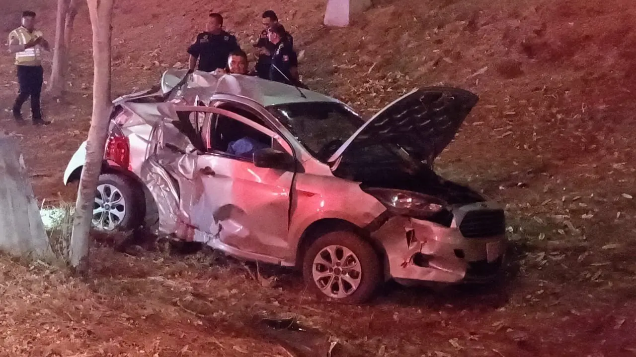 El accidente se reportó en el kilómetro 15 de la transitada vía Foto: Redes sociales