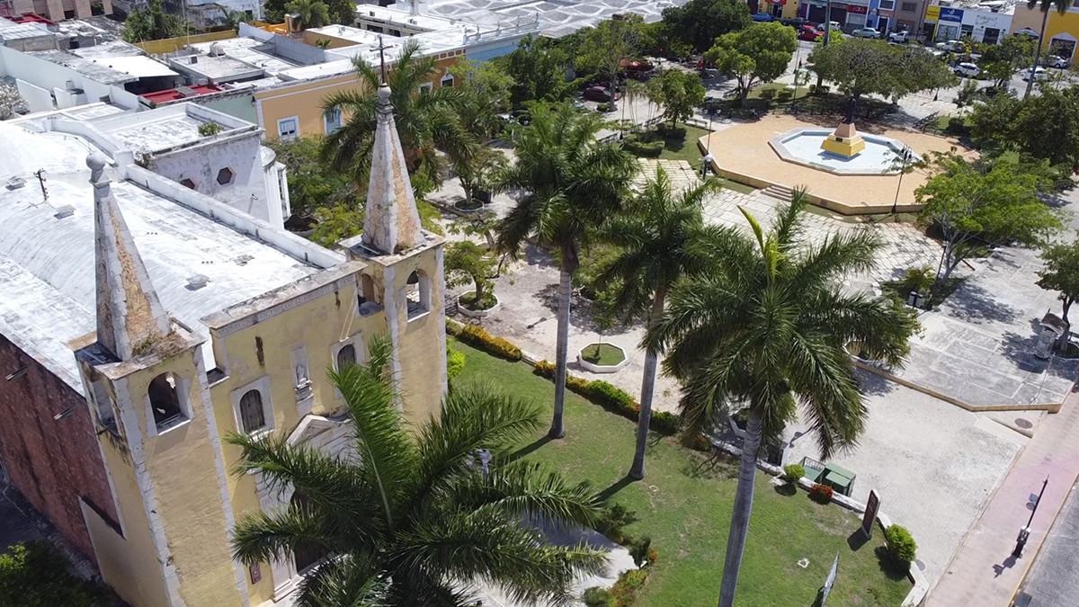 El Parque de Santa Ana se encuentra a unos pasos de Paseo de Montejo Fotos: Ojo de Kokay