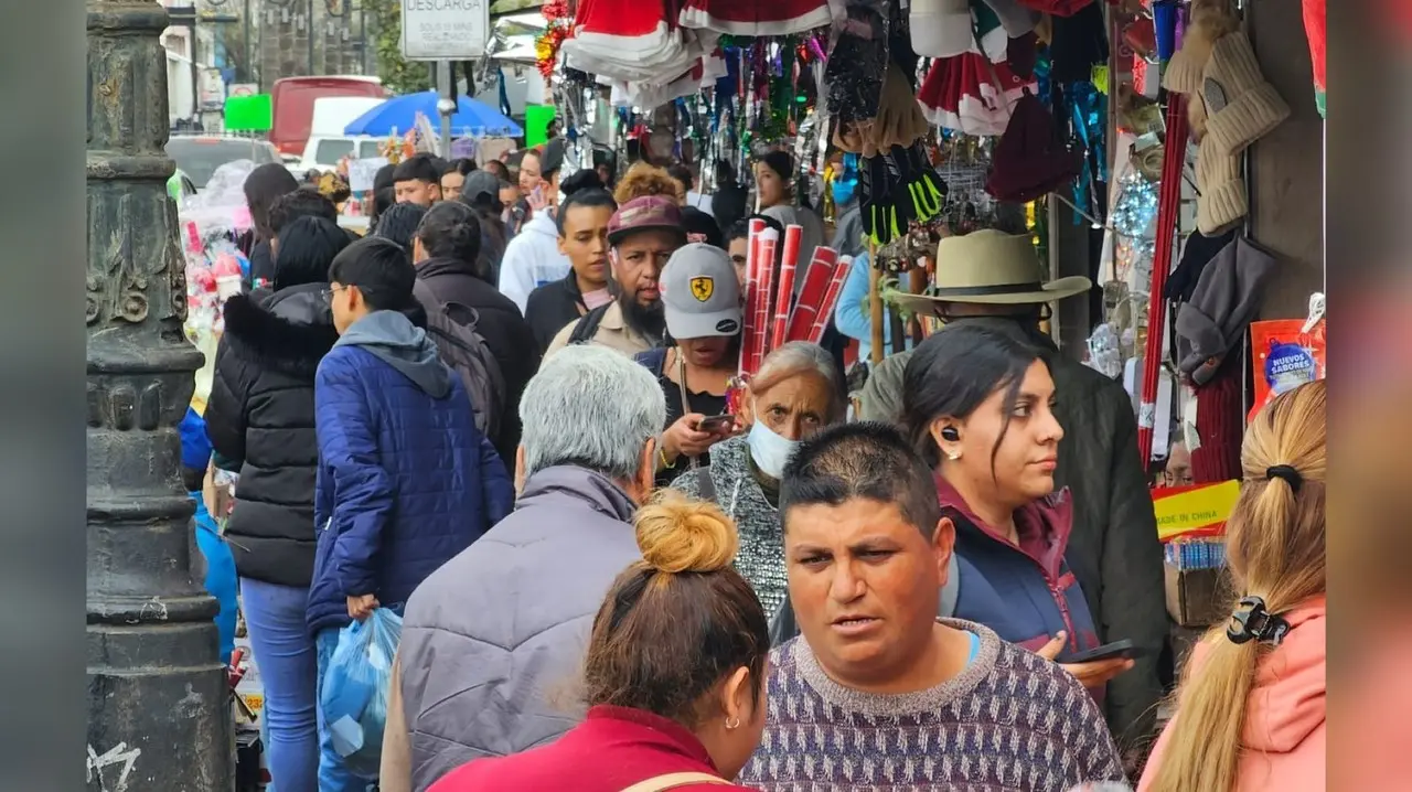 Los habitantes de la ciudad de Durango se encuentran listos para recibir la Noche Buena. Foto: Luis Lozano.