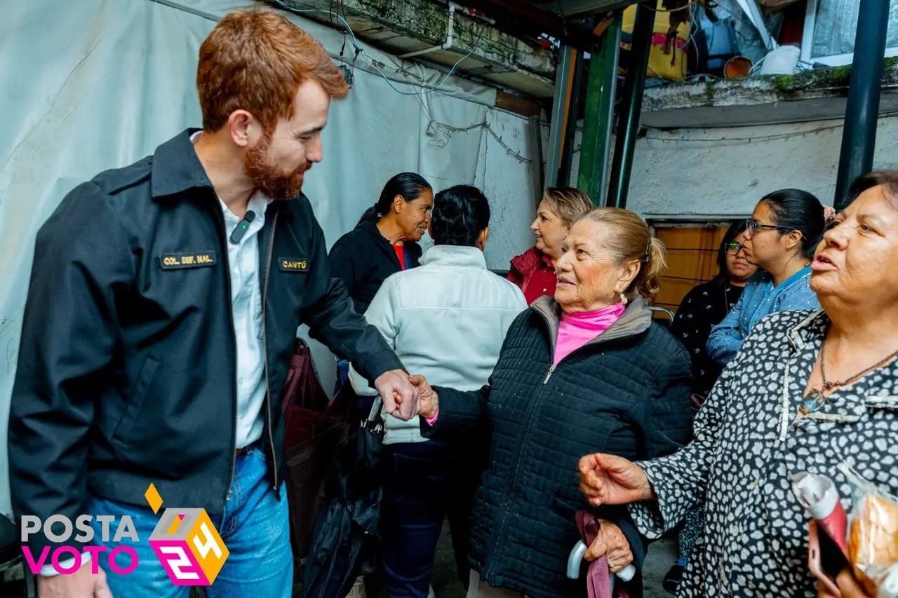 Mauricio Cantú se comprometió a garantizar la presencia de profesionistas de la salud en todas las clínicas municipales de Monterrey. Foto: Especial.