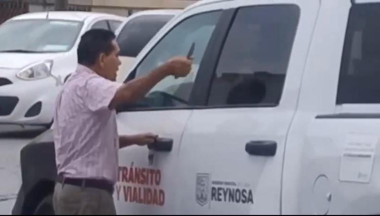 Hombre amenaza con cuchillo a tránsitos en Reynosa. Foto: Redes sociales