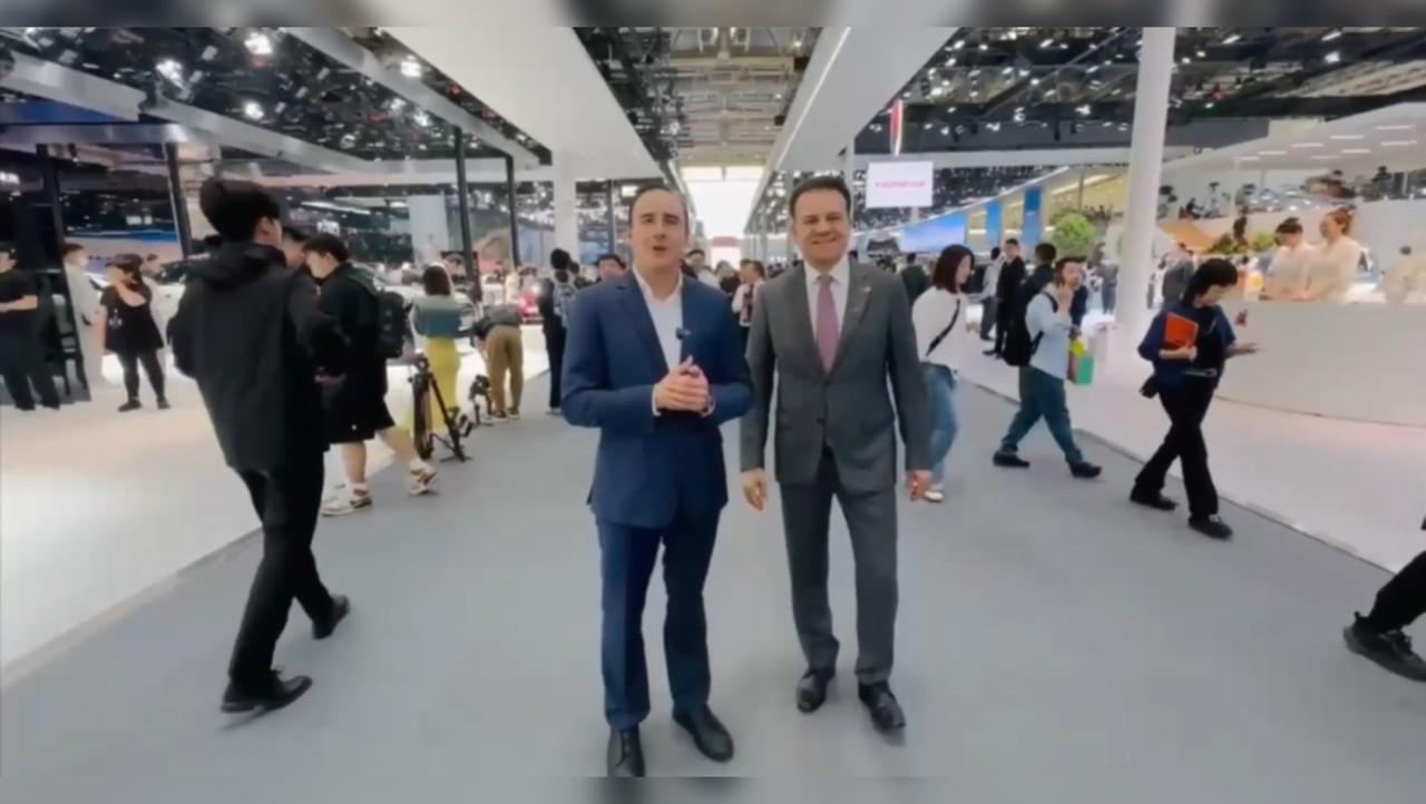 Esteban Villegas junto al Gobernador de Coahuila desde Beijing, China. Foto: Captura de pantalla.