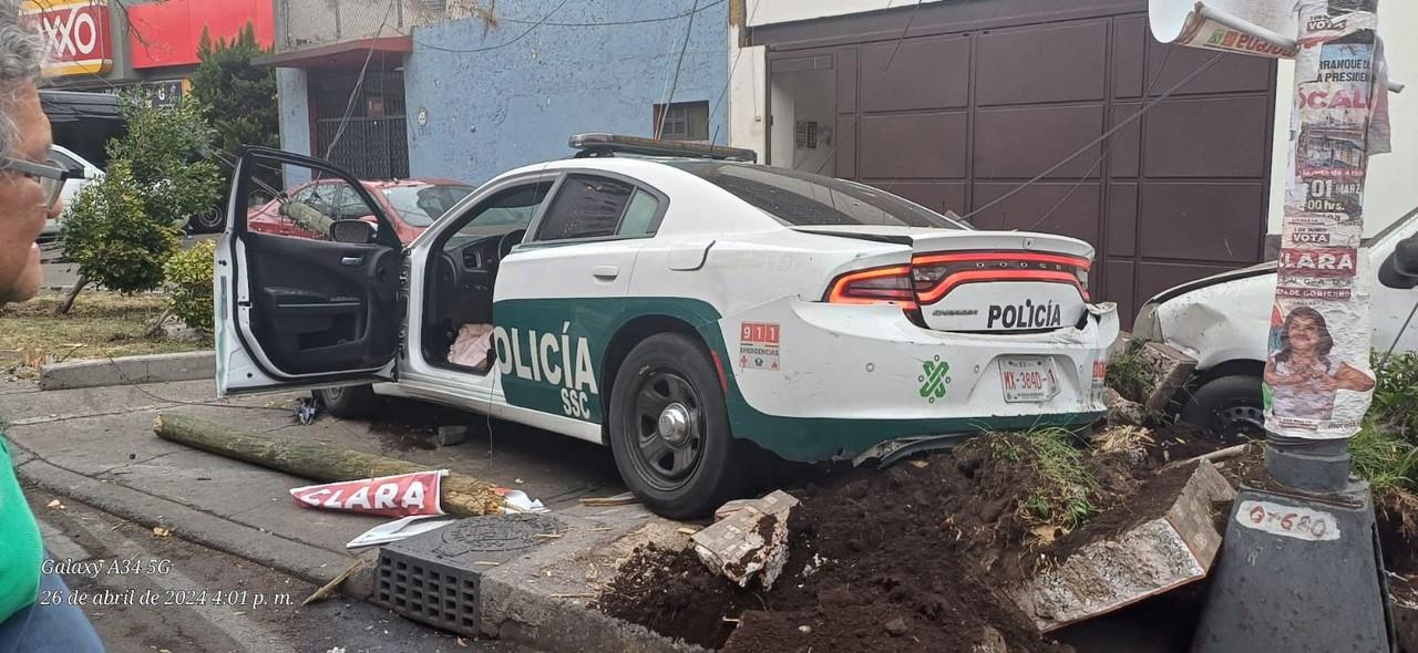 Uns patrulla de la SSC fue protagonista de un aparatoso choque. Foto: Ramón Ramírez