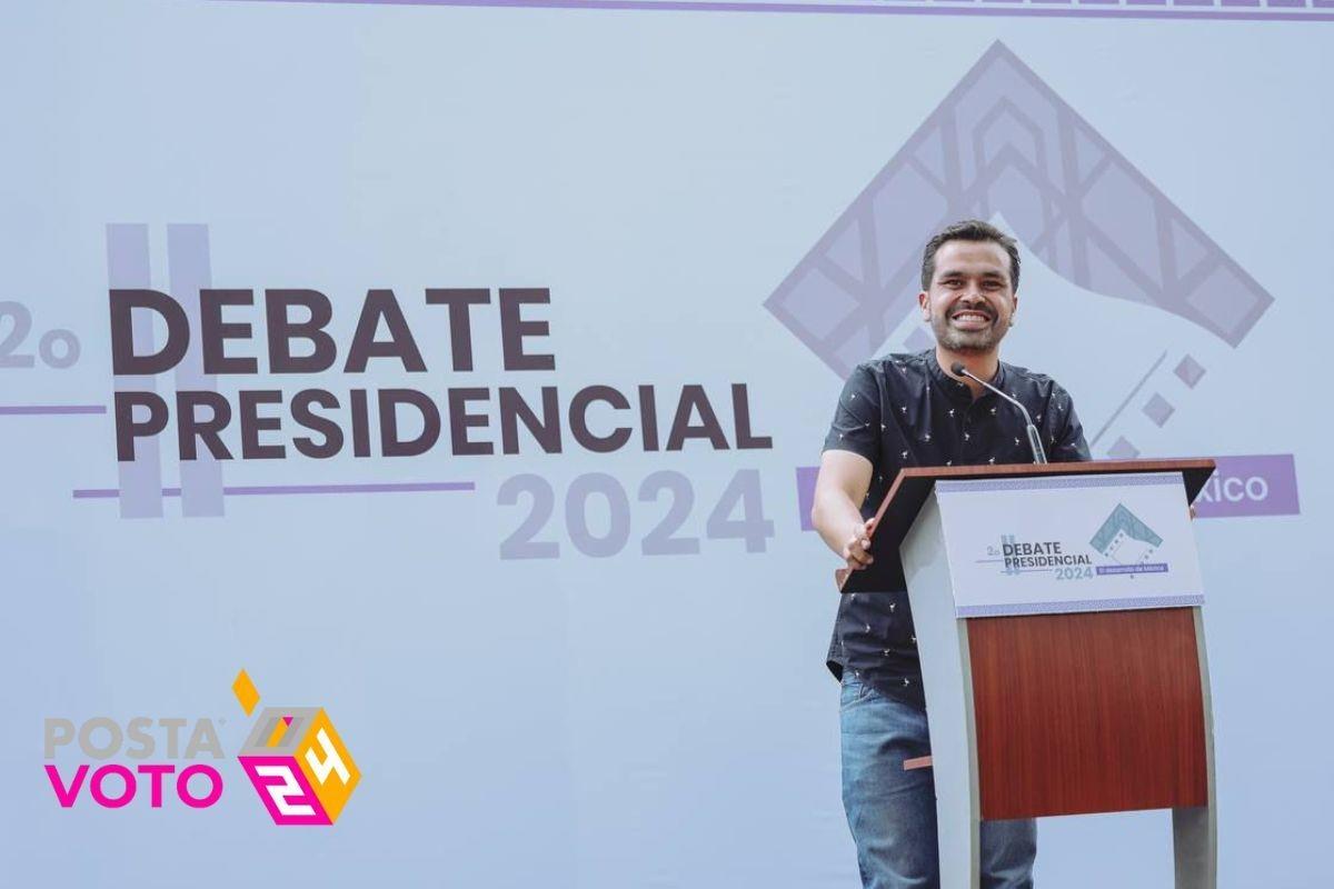 Jorge Álvarez Máynez atiende a medios de comunicación al termino del ensayo para el Segundo Debate. Foto: Equipo de campaña