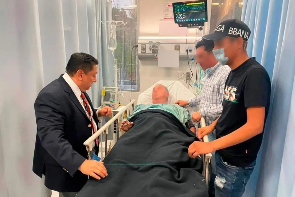 Salvador Rangel fue visitado por Uriel Carmona en el hospital Foto: X(Twitter) @Fiscalia_Mor