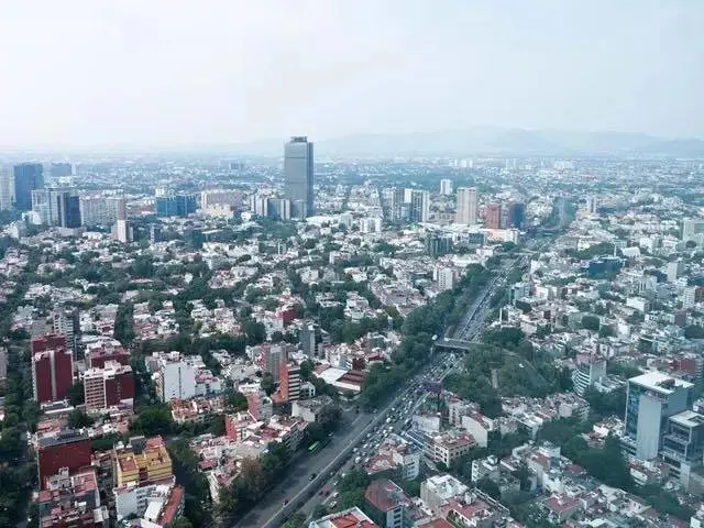 Para el jueves 03 se mayo No circulan los vehiculos con engomado verde y terminación de placa 1 y 2. Foto: FB Atizapan Noticias