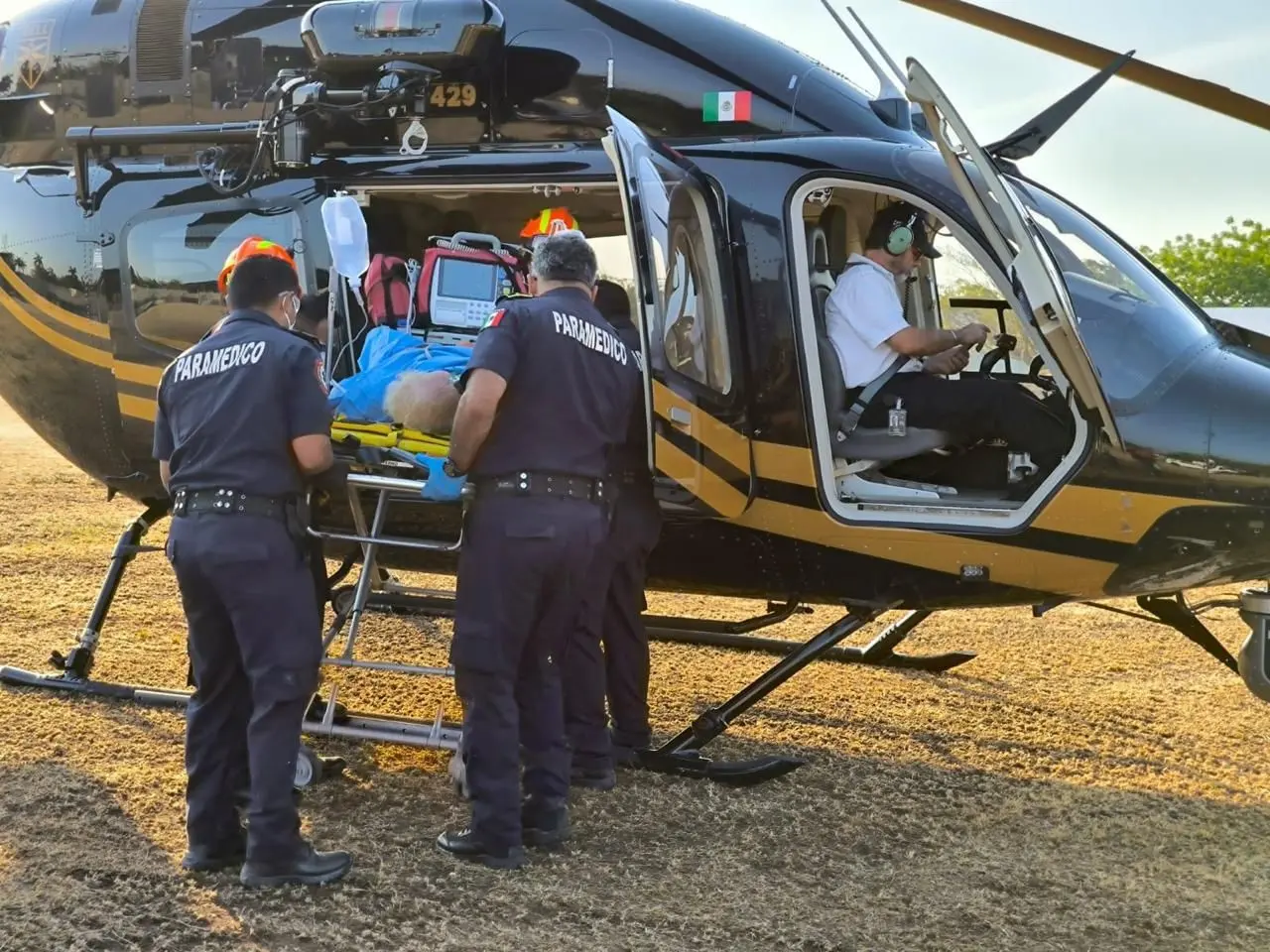 Traslado aéreo para un adulto mayor, debido a la gravedad de sus quemaduras. Foto: SSP