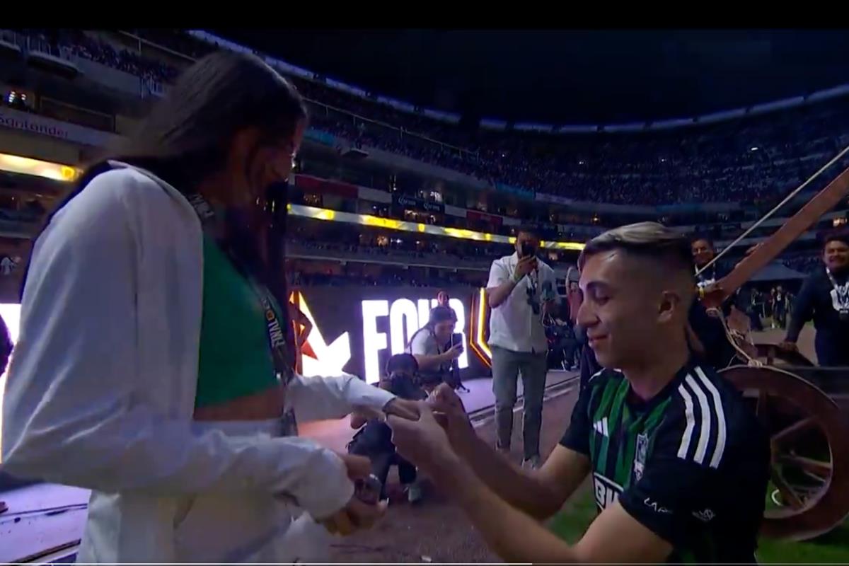 RickyGol pide matrimonio a su novia en la final four de la Kings League Americas, Foto: Captura