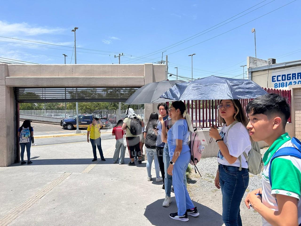 Luis Antonio Vela Ramírez, aseguró que están listos para recibir pacientes por golpe de calor. Foto. Rosy Sandoval