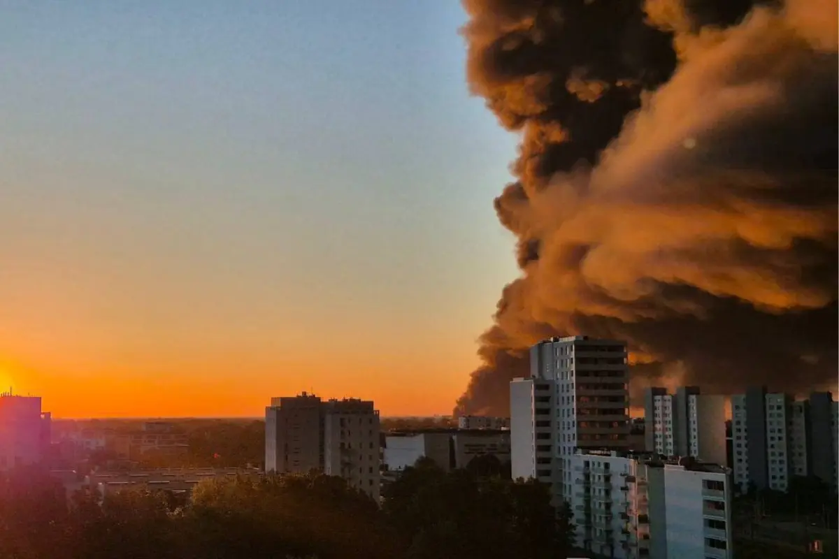 Incendio en Polonia. Foto tomada de: X @josepbastardas