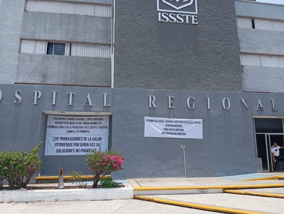 Manifestación pacífica a las afueras de la clínica pensiones. Foto: Redes sociales