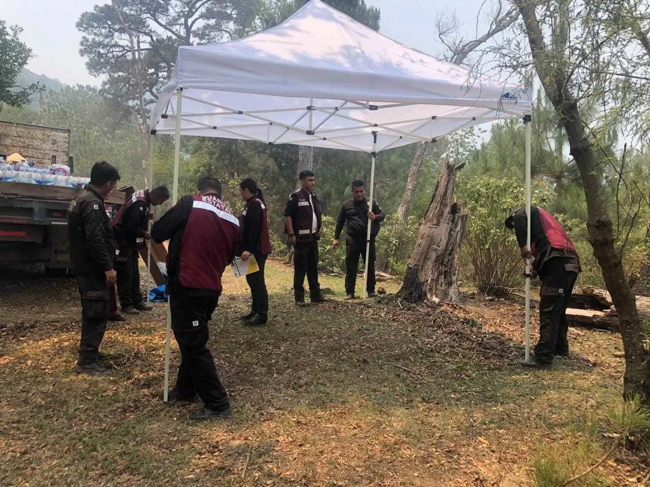 Brigadistas del Equipo Estatal de Manejo de Incidentes, continúan realizando labores de contención del incendio en el Cañón del Novillo en Ciudad Victoria. Foto: Protección Civil Tamaulipas