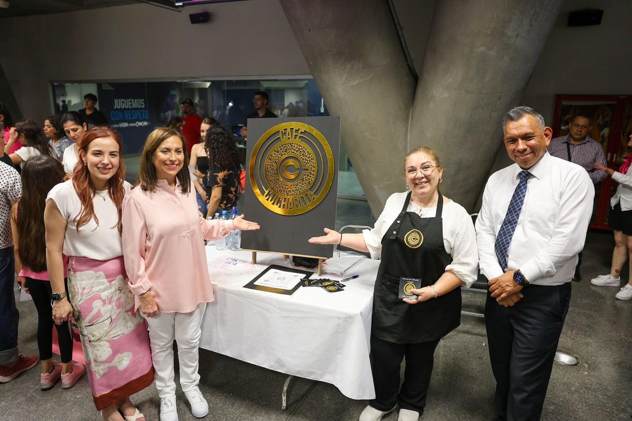 La Presidenta Municipal resaltó la capacidad de instrucción de los maestros en formar a posibles emprendedores. Foto: Gobierno de Guadalupe.