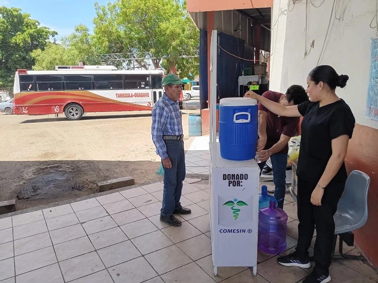 Un punto de hidratación ubicado en Sinaloa. Foto: Entre Veredas.