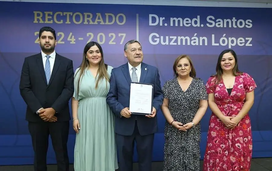 Santos Guzmán López fue reelecto como rector de la UANL para el período 2024-2027. Foto. Facebook Santos Guzmán