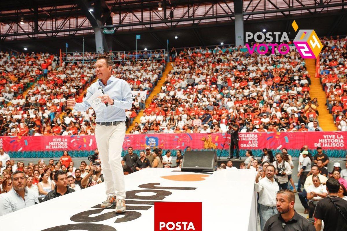 Pablo Lemus, candidato a la gubernatura a Jalisco por Movimiento Ciudadano se reúne con 15 mil maestros. Foto: Equipo de campaña