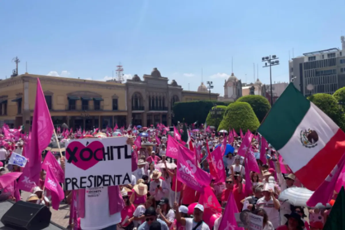 Multitud de simpatizantes de Xóchitl Gálvez en Marea Rosa en Guanajuato. Foto tomada de: POSTA