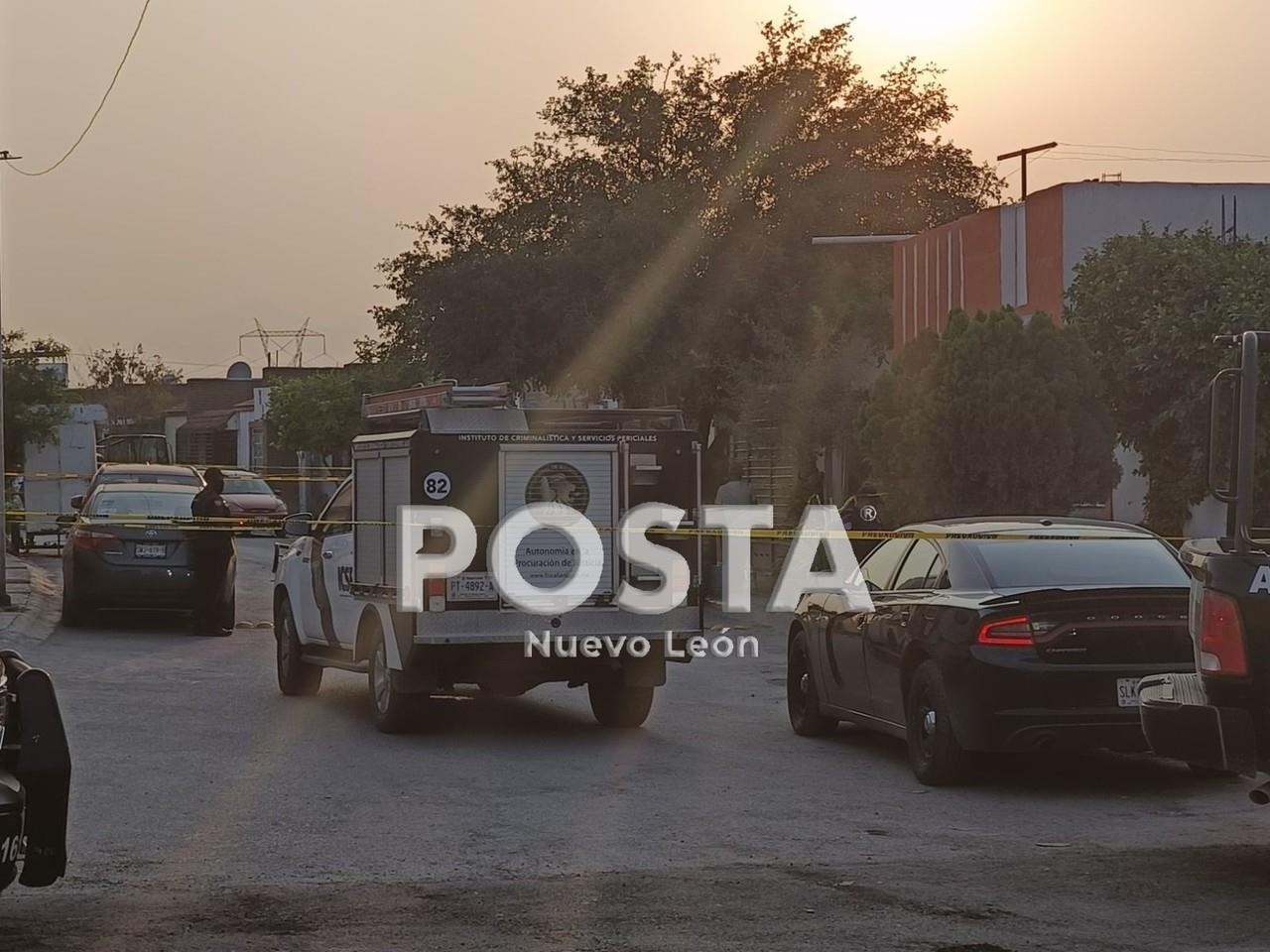 Según testigos, son dos personas a bordo de una motocicleta quienes llegaron a la calle referida y abrieron fuego contra los dos hombres. Foto: Raymundo Elizalde.