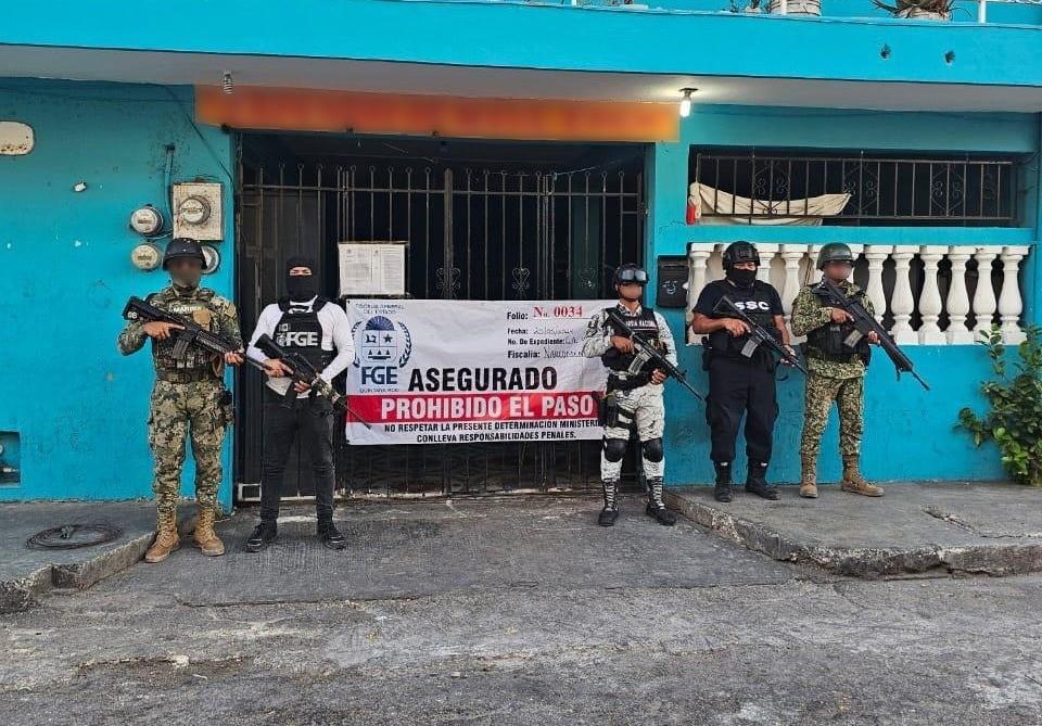 Elementos de la Fiscalía General del Estado de Quintana Roo, tras realizar siete cateos conjuntos en Cozumel y OPB en coordinación de las Fuerzas Federales. Foto: X @FGEQuintanaRoo