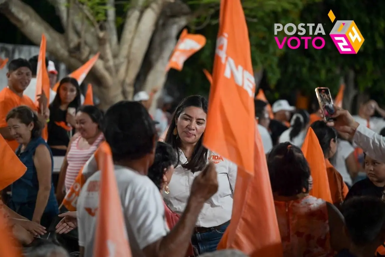 Vida Gómez Herrera y el equipo de Movimiento Naranja, se comprometen a ser un gobierno responsable con la gente a partir del 2 de junio. Foto: Cortesía