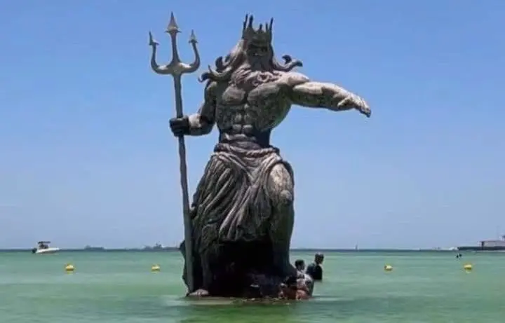 Nueva estatua de Poseidón en Progreso, Yucatán. Foto: Redes sociales