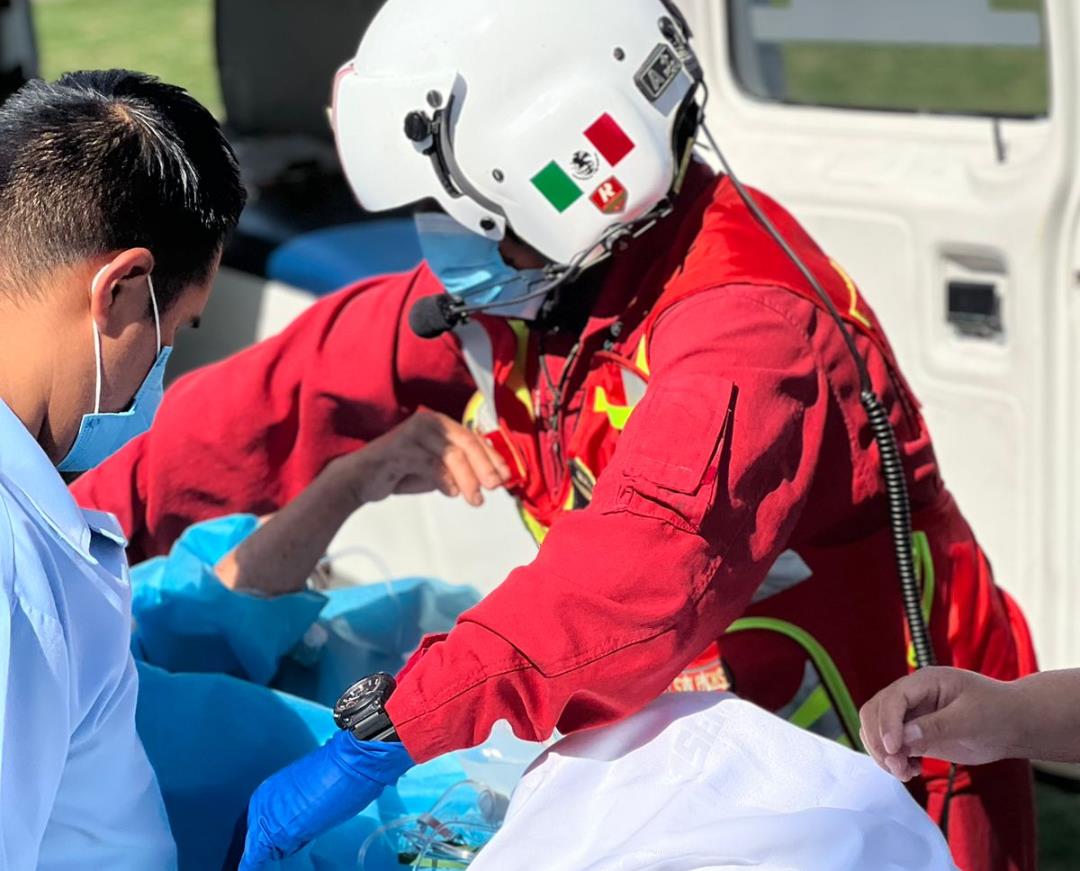 La mujer fue trasladada a una unidad hospitalaria en la Ciudad de México. Imagen: GEM