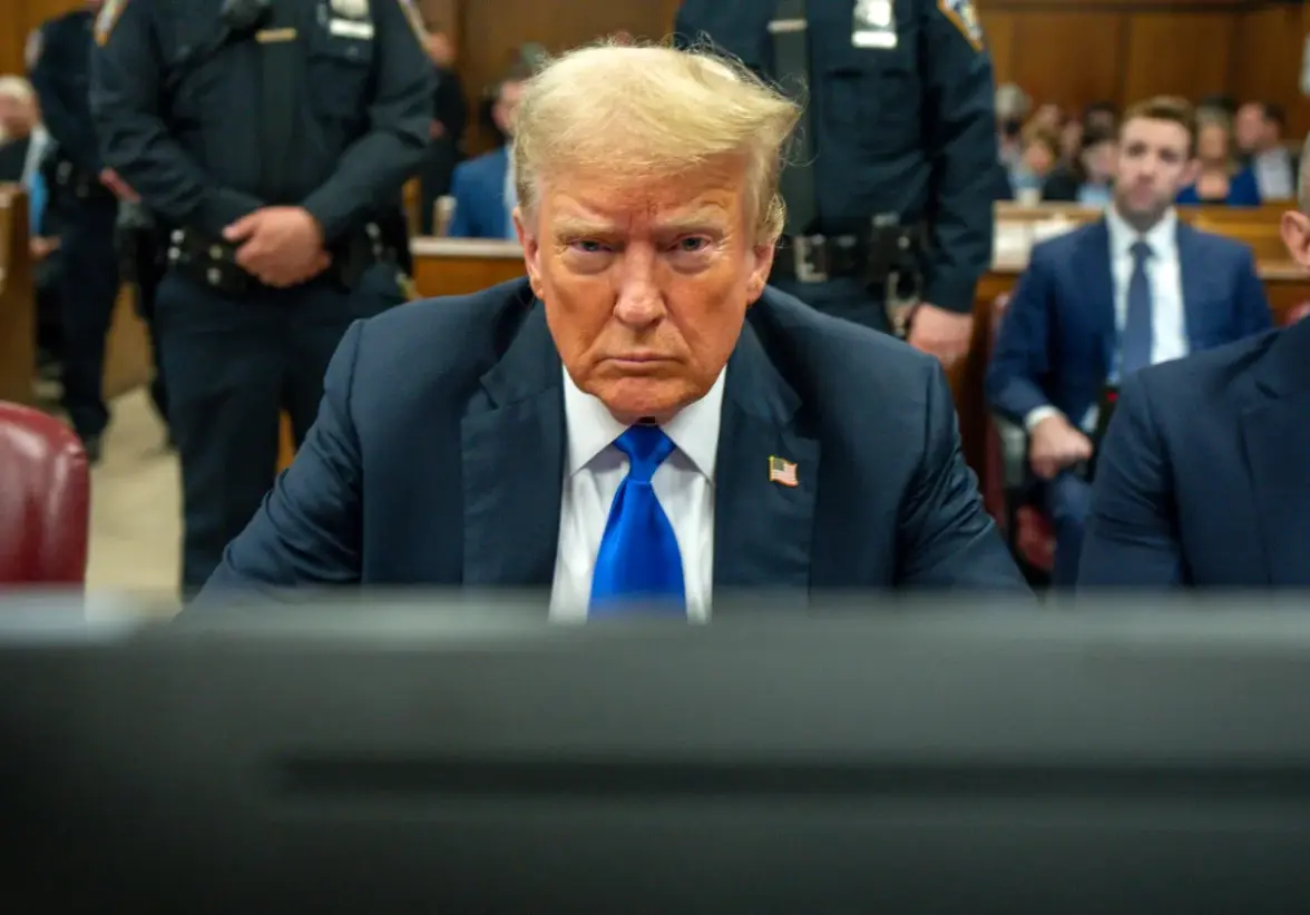 El expresidente de EE.UU. Donald Trump asiste a su juicio penal en Nueva York, este 30 de mayo de 2024. Foto: EFE