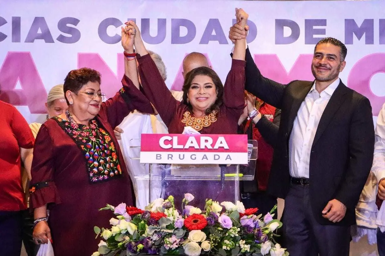 Clara Brugada con compañeros de Morena, Ernestina Godoy y Omar García Harfuch. Foto: @ClaraBrugadaM