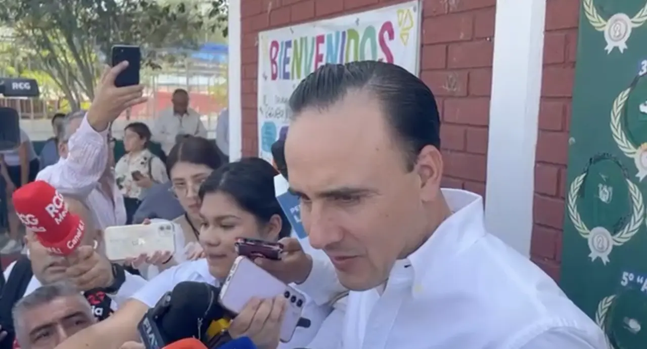 El gobernador emitió su voto en la colonia Las Brisas de Saltillo. (Fotografía: Leslie Delgado)