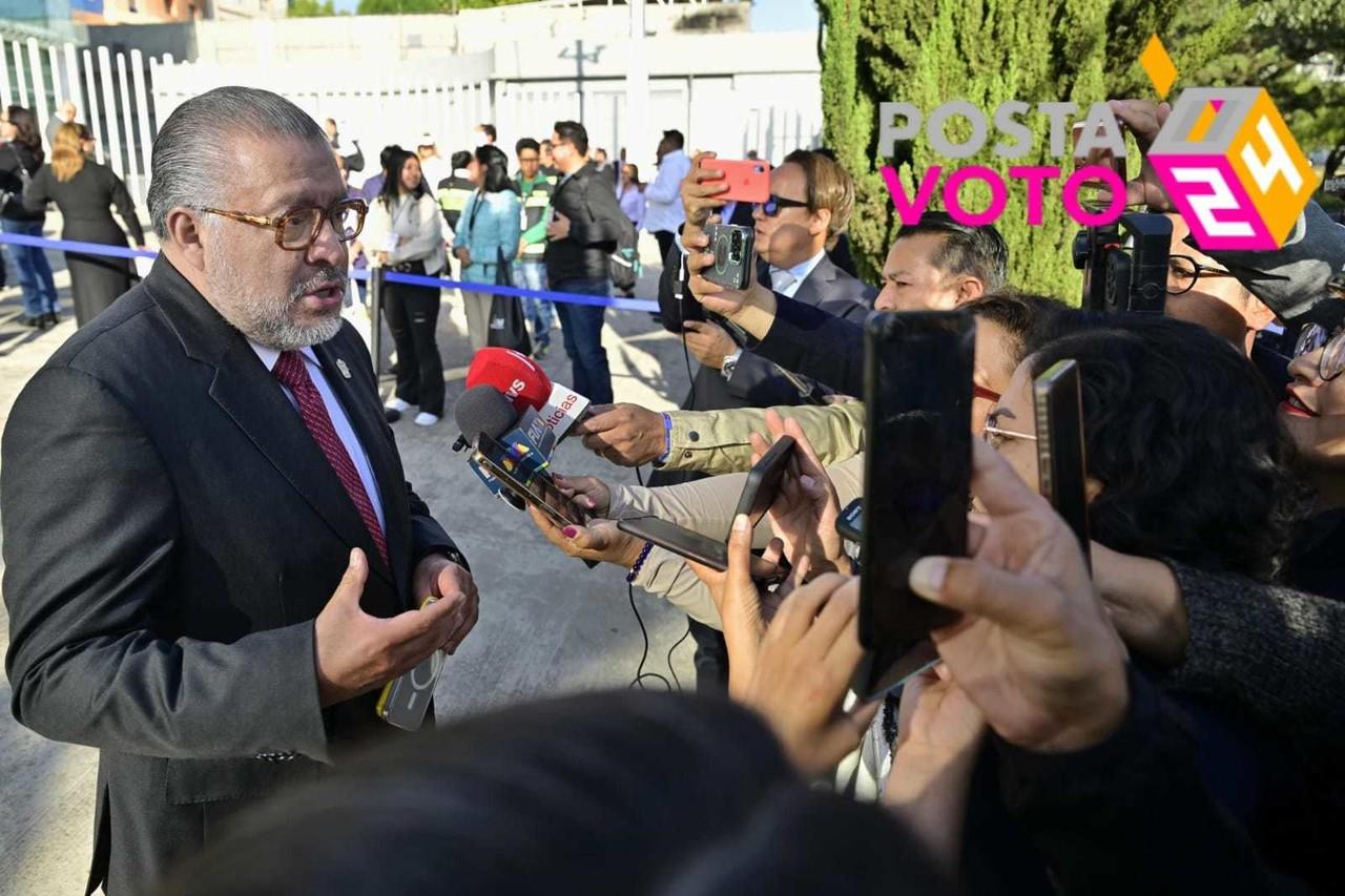 Maestro Horacio Duarte Olivares, al término de la Ceremonia de Izamiento de la Bandera Nacional. Imagen: GEM