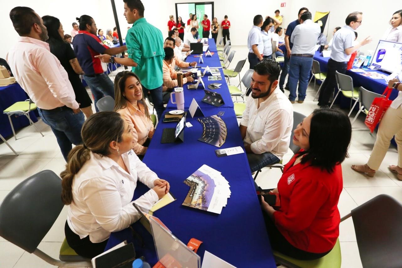 La Sefoet realizó la Feria de Proveedores de Servicios  en la que 26 empresas yucatecas tuvieron la oportunidad de presentar sus productos y ser parte de una red de proveedores.- Foto de la Sefoet