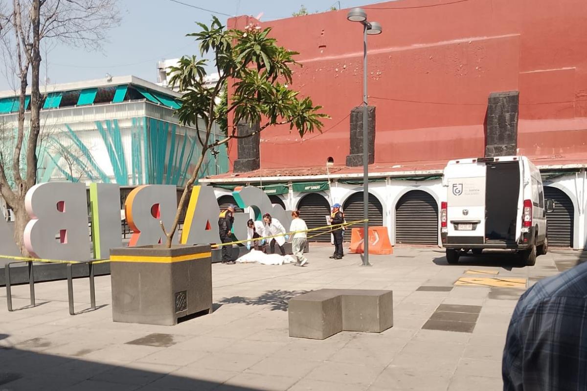 Hombre tendido en Garibaldi. Foto: Ramón Ramírez