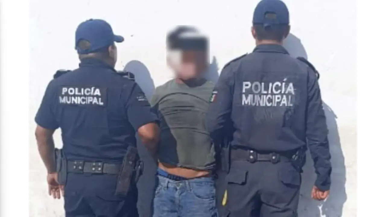 El hombre fue detenido por las autoridades luego de intentar huir de la escena Fotos: Cortesía