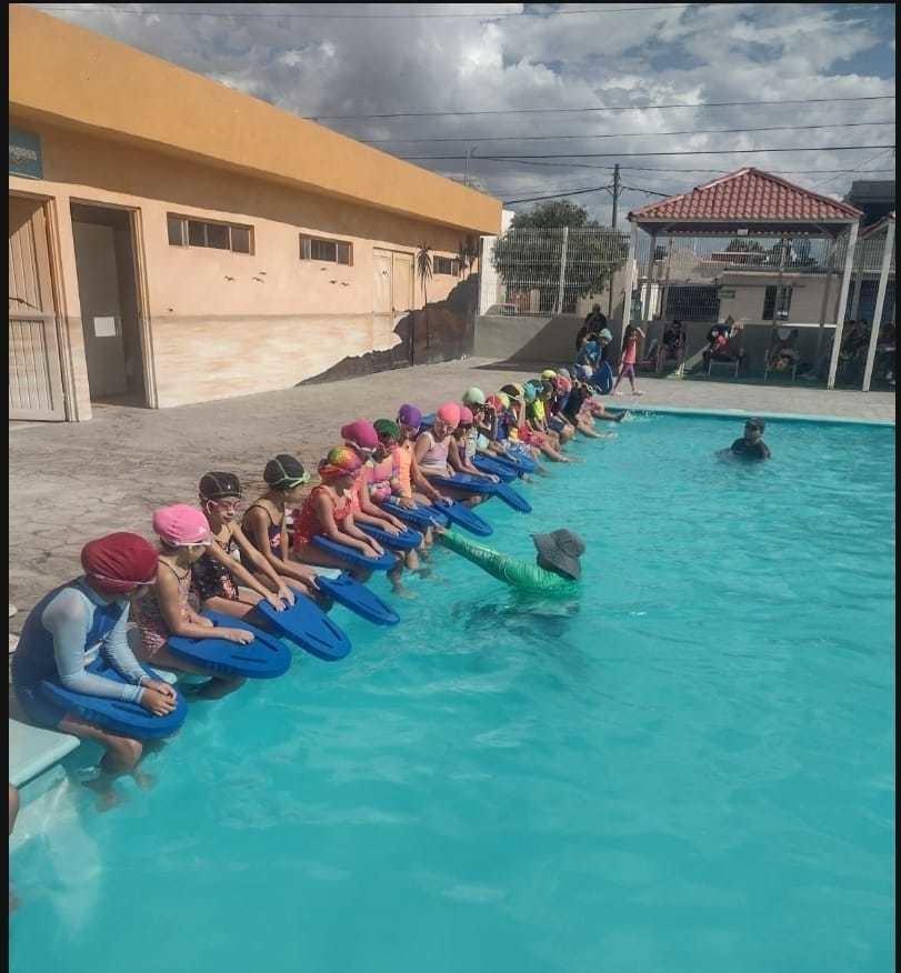 Soberón destacó las medidas implementadas para garantizar un ambiente seguro para las familias. (Fotografía: Municipio de Saltillo)