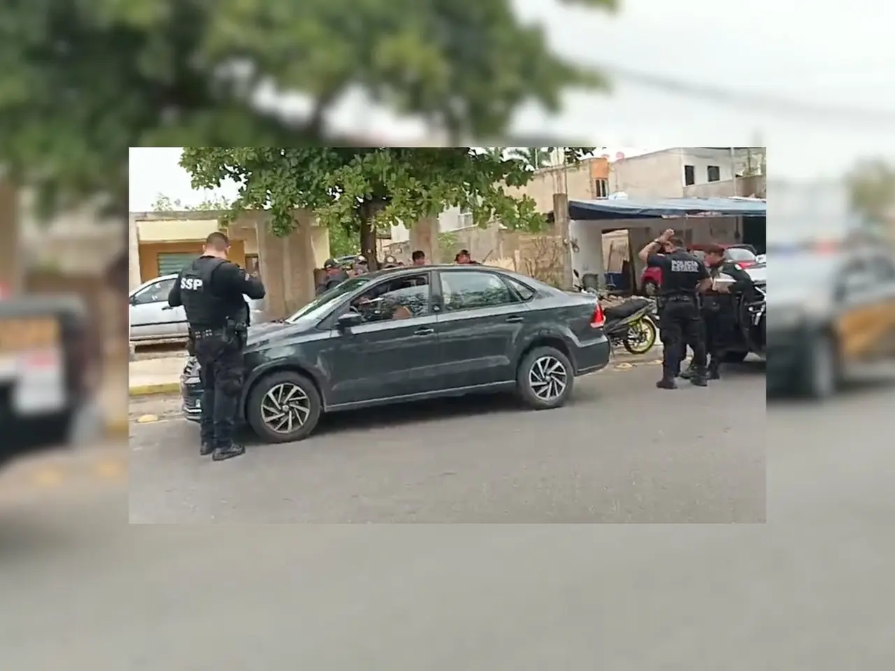 Agentes de la SSP detuvieron la mañana de este viernes un vehículo con reporte de robo que era manejado por una mujer.- Foto de redes sociales