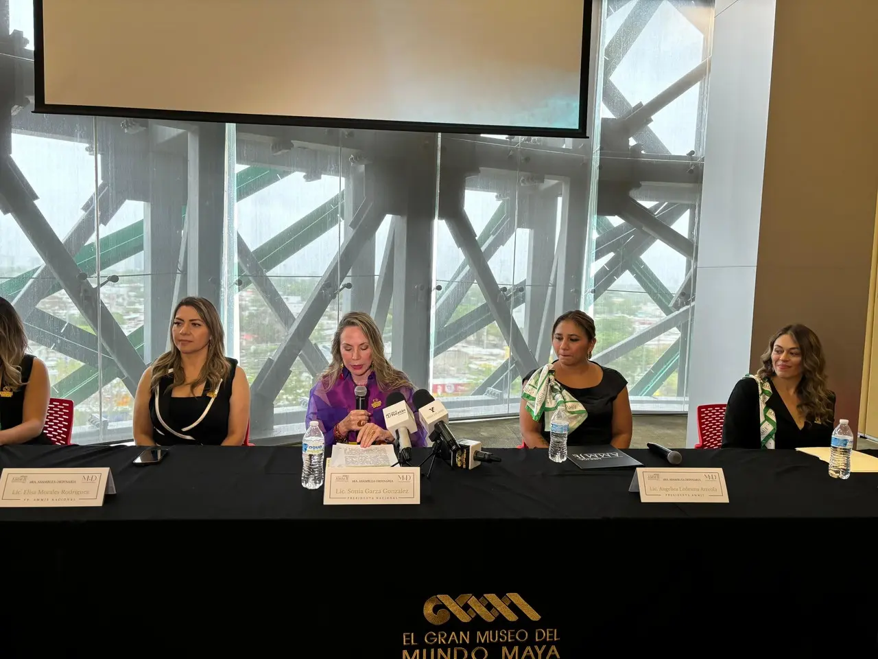 Presentación del foro Mujeres Haciendo Dinero. Foto: Alejandra Vargas