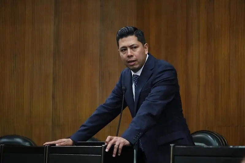 El diputado panista, Félix Rocha en el Congreso de Nuevo León. Foto: Armando Galicia