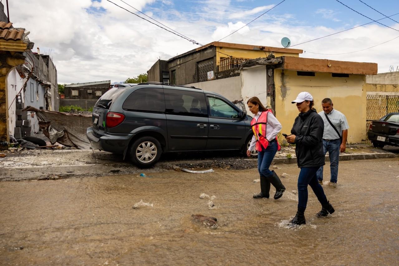 Se atendieron reportes de árboles caídos y se trabajó en diversas avenidas como Las Américas, Eloy Cavazos y Morones Prieto. Foto: Especial.