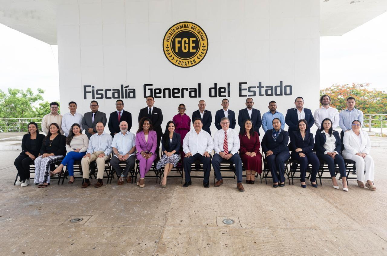 Este evento representa un paso importante en la colaboración y fortalecimiento de las instituciones de procuración de justicia en ambos países. Foto: FGE Yucatán