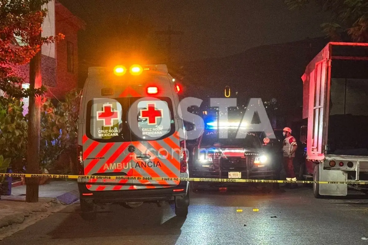 Una ambulancia de la Cruz Roja y una patrulla. Foto: Azael Valdés