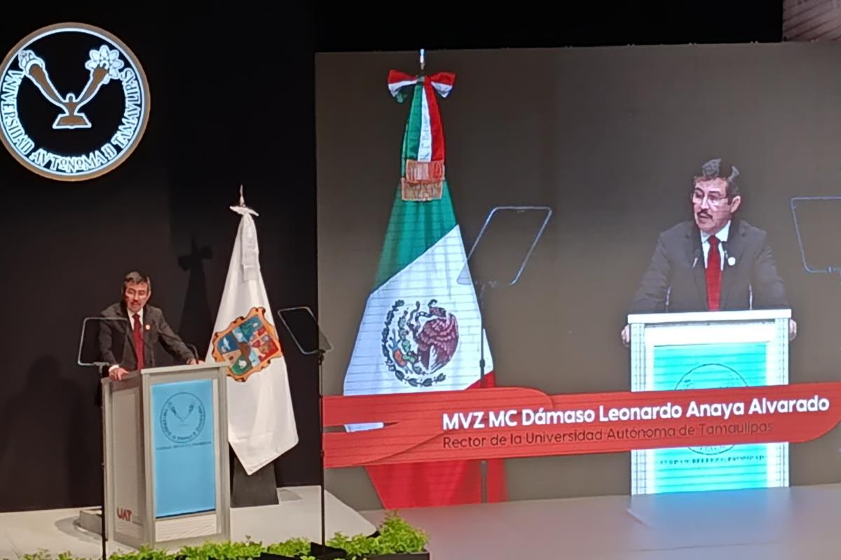 El rector de la UAT, Dámaso Anaya Alvarado, durante la presentación del Plan de Desarrollo Institucional 2024. Foto: Victoria Jiménez