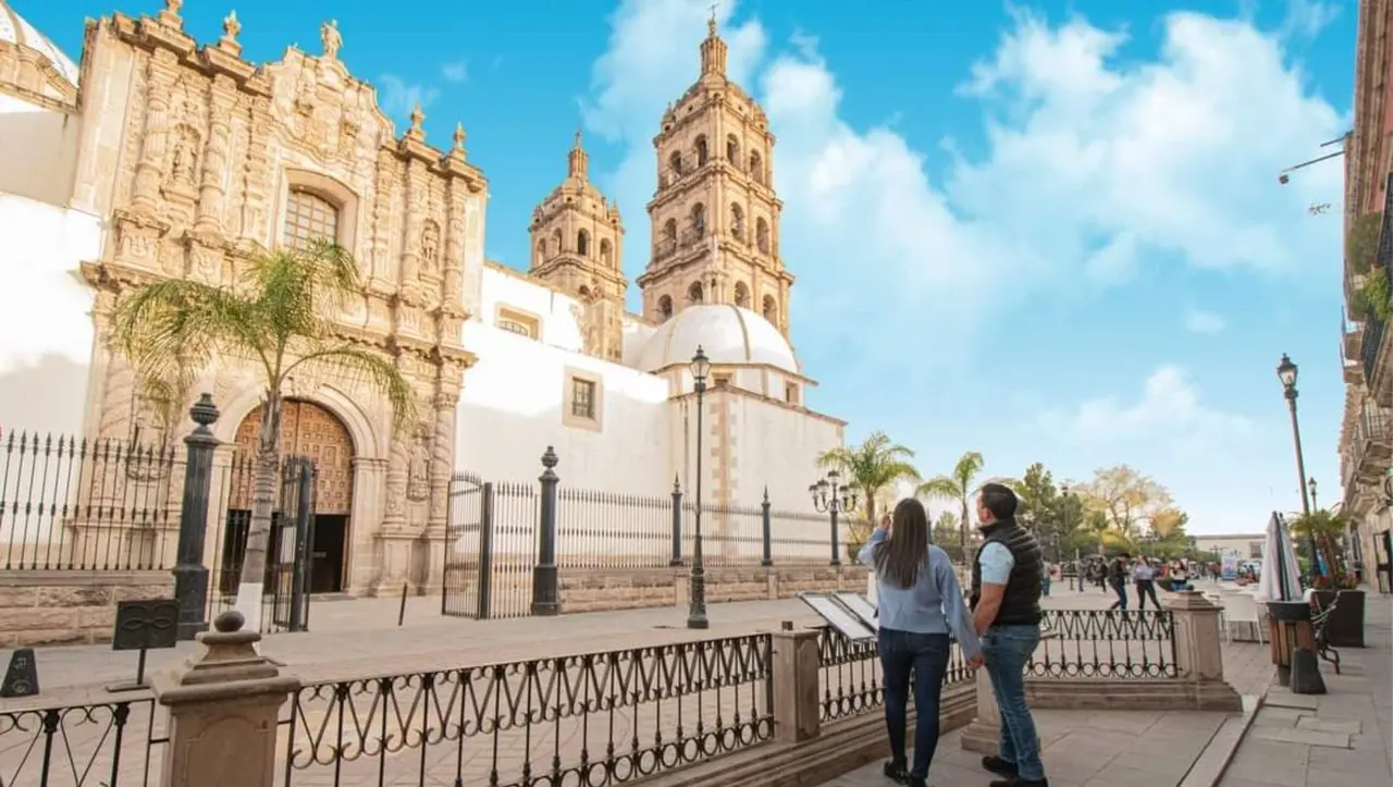 La Catedral de Durango captada desde el Corredor Constitución. Foto: Cortesía.