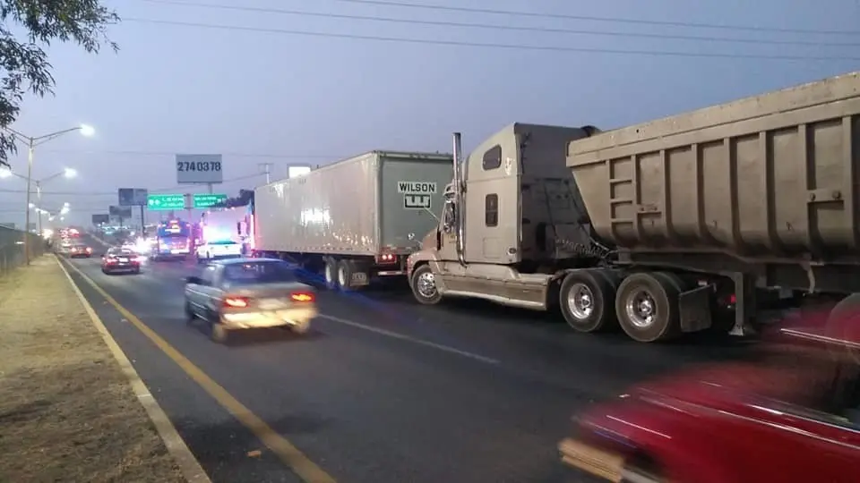 Bloqueo en autopista. Foto: FB Amotac